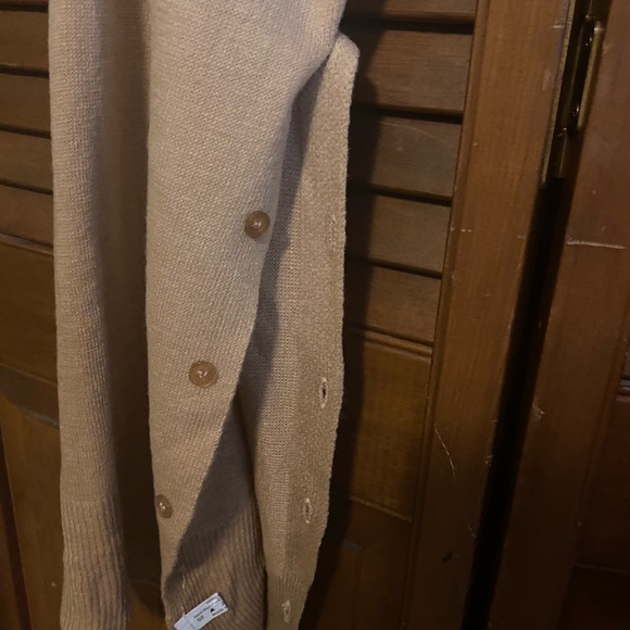 Shawl - Can be worn multiple ways - Picture 5 of 6